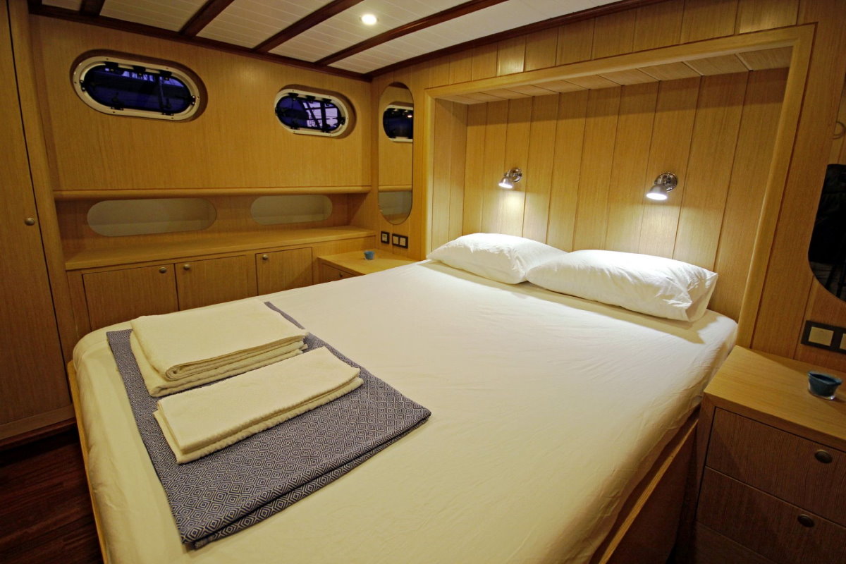 2 cabin turkish yacht for sale