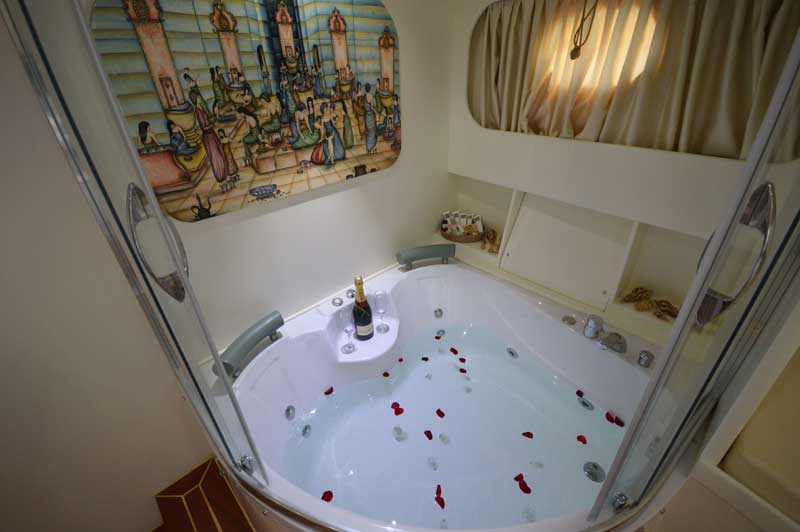 turkish charter gulet with jacuzzi