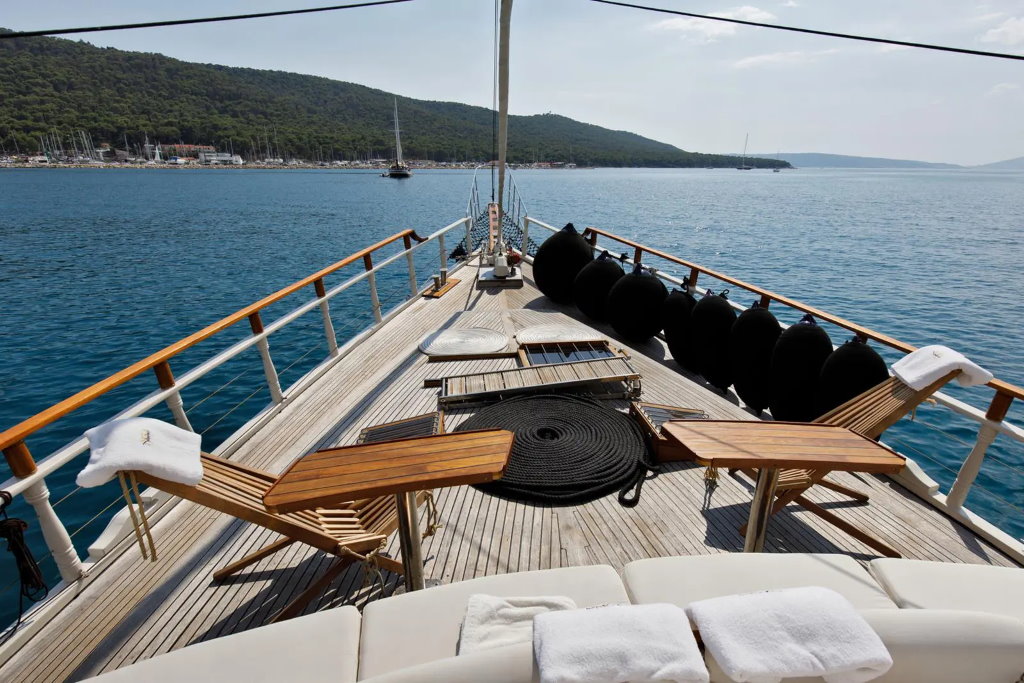 8 cabins gulet for rent in Croatia