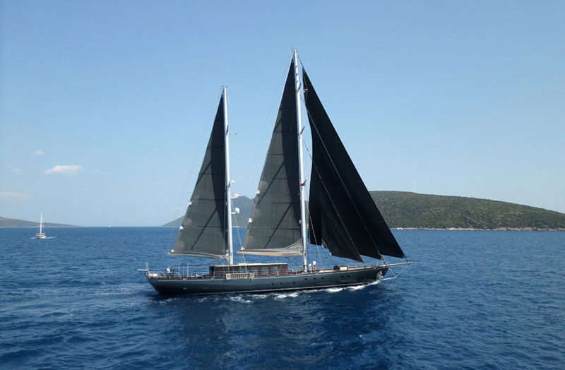 sailing yacht Roxstar